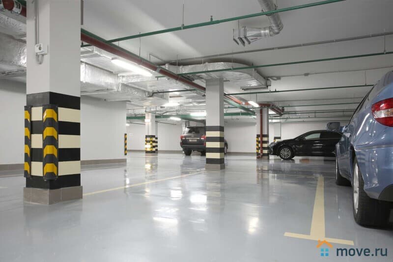 нежилое здание, 6270 м²