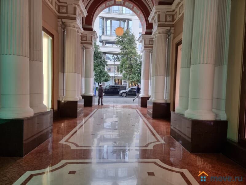 нежилое здание, 13703.1 м²