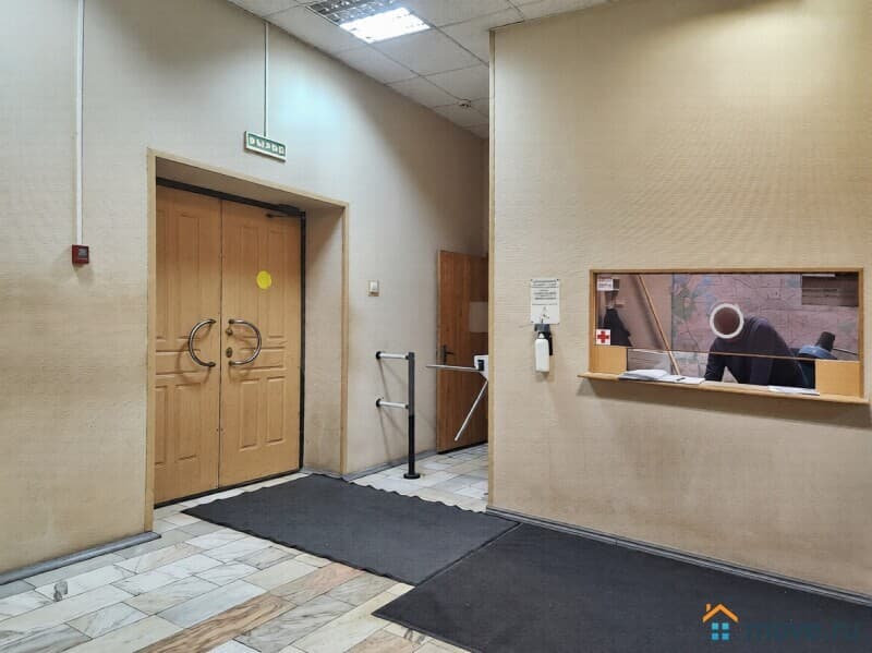 нежилое здание, 3399 м&sup2;