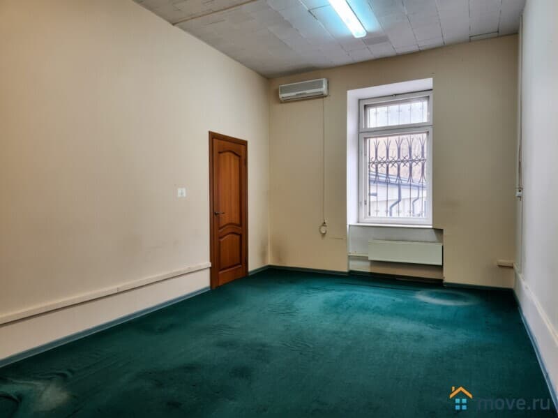 нежилое здание, 3399 м&sup2;