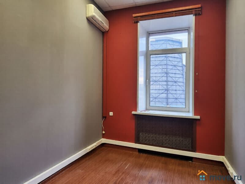 нежилое здание, 3399 м&sup2;