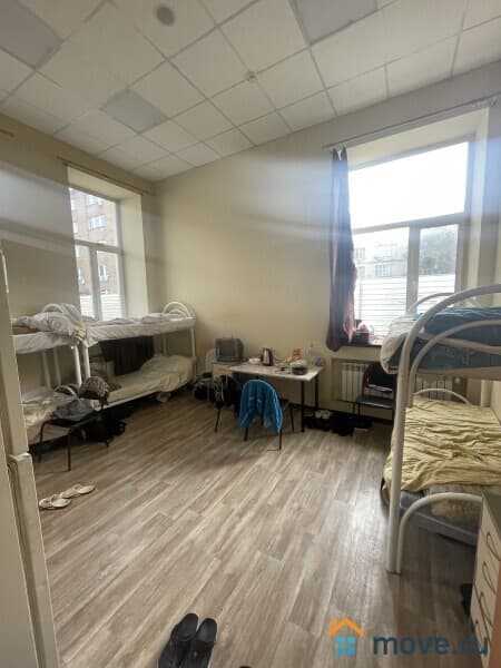 нежилое здание, 1400 м&sup2;