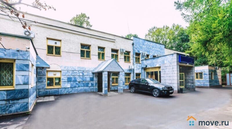 нежилое здание, 761 м&sup2;