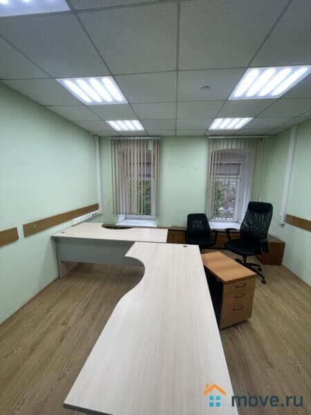 нежилое здание, 925.7 м&sup2;