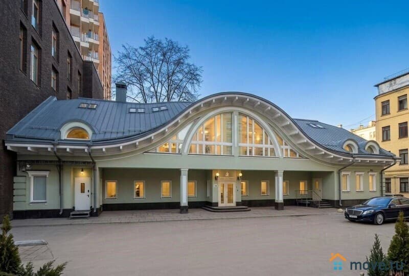 нежилое здание, 692 м&sup2;