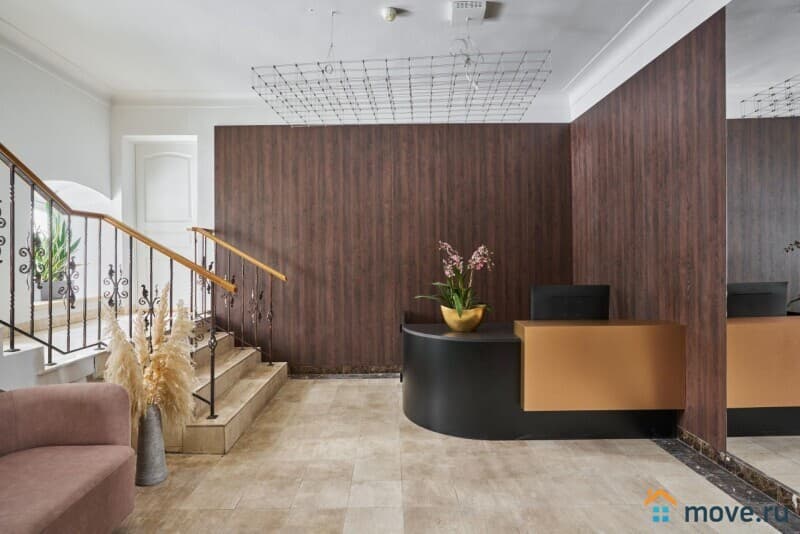 нежилое здание, 1300 м&sup2;