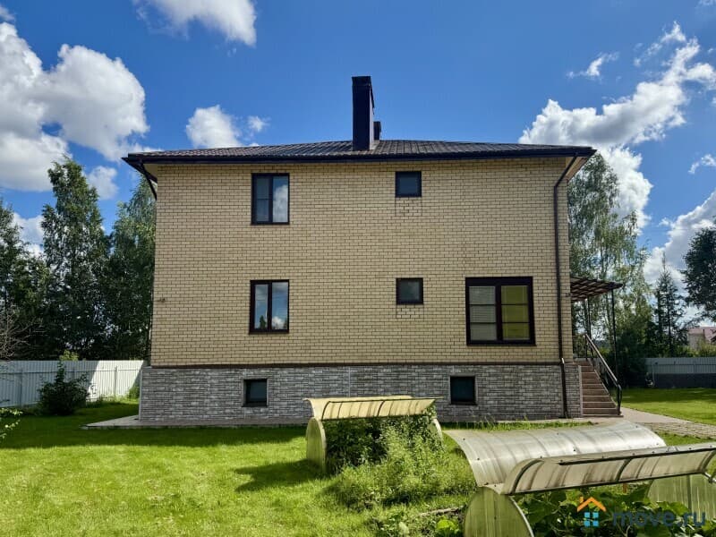 дом, 252.2 м²