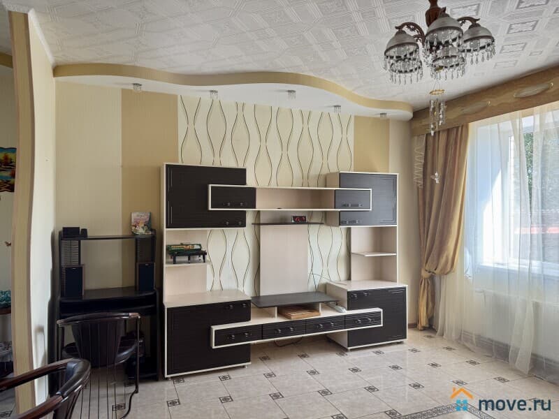 дом, 252.2 м²