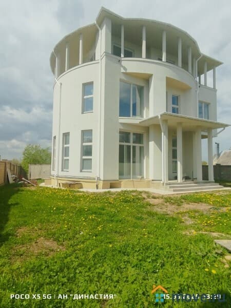 дом, 313.8 м²