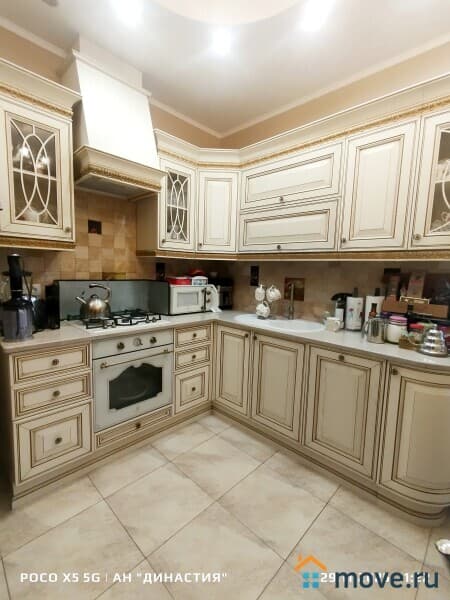 коттедж, 360 м²