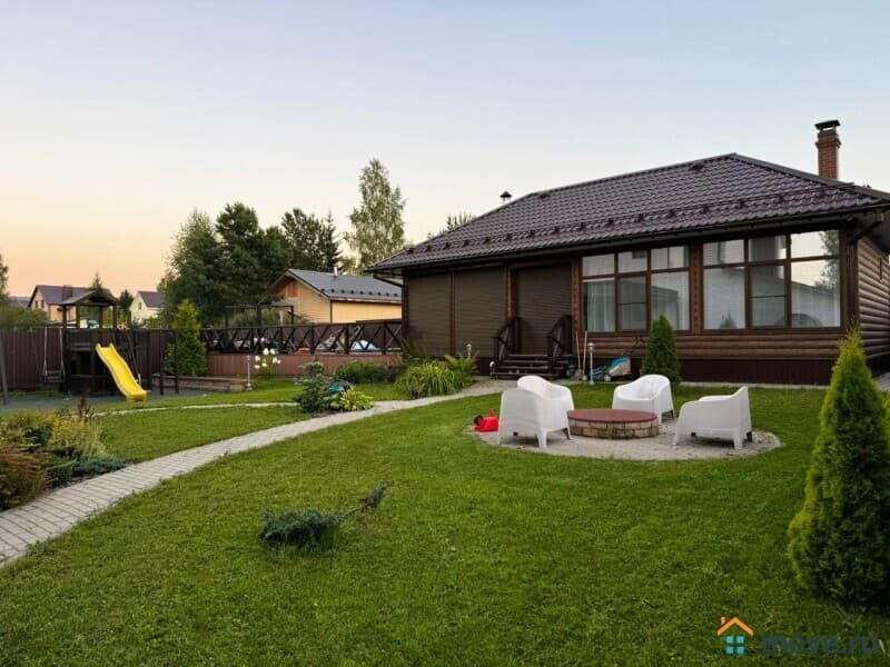 коттедж, 290.2 м²