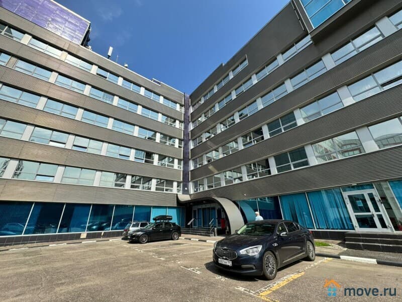 офис, 8300 м&sup2;