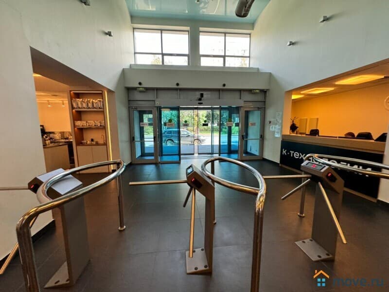 офис, 8300 м&sup2;