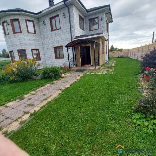 коттедж, 240 м&sup2;