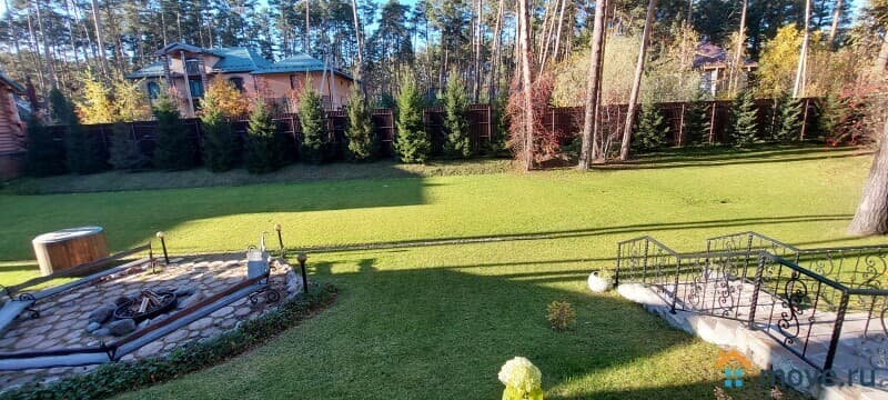 коттедж, 250 м&sup2;