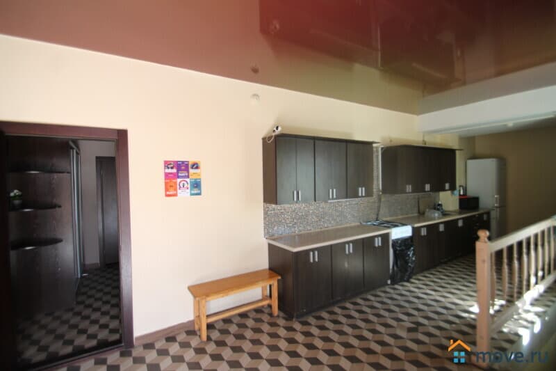 коттедж, 300 м²