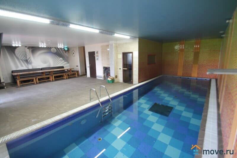 коттедж, 300 м²