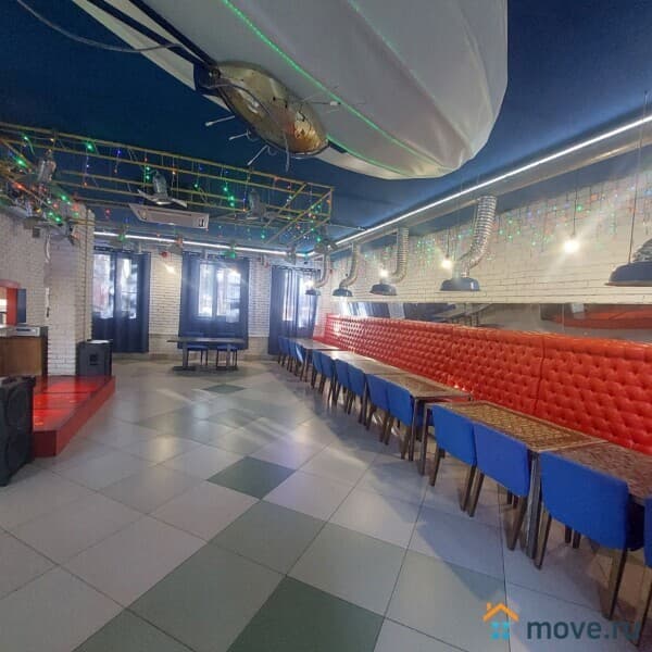 коттедж, 600 м&sup2;