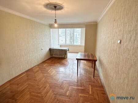 Продаем 3-комнатную квартиру, 68 м², Нальчик, улица Кирова, 2г