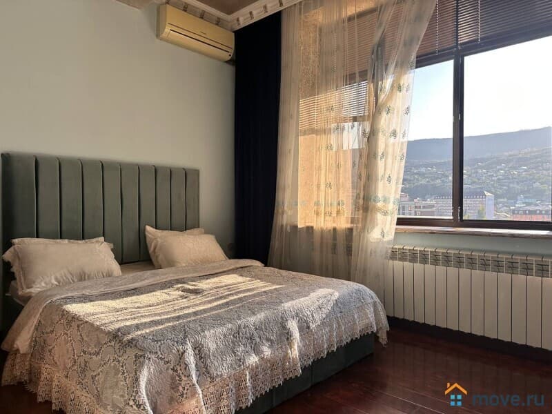 2-комн. квартира, 90 м²