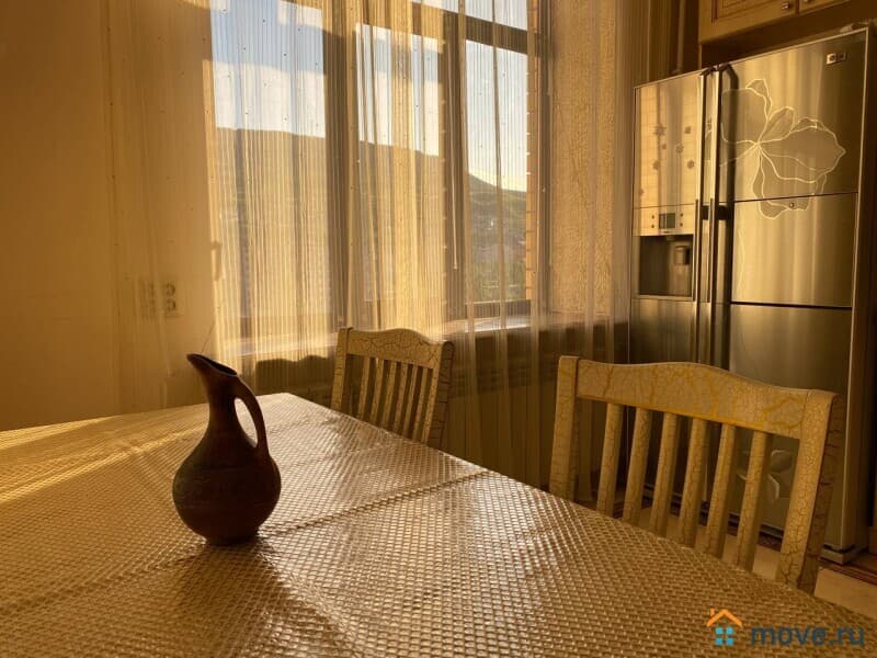 2-комн. квартира, 90 м²