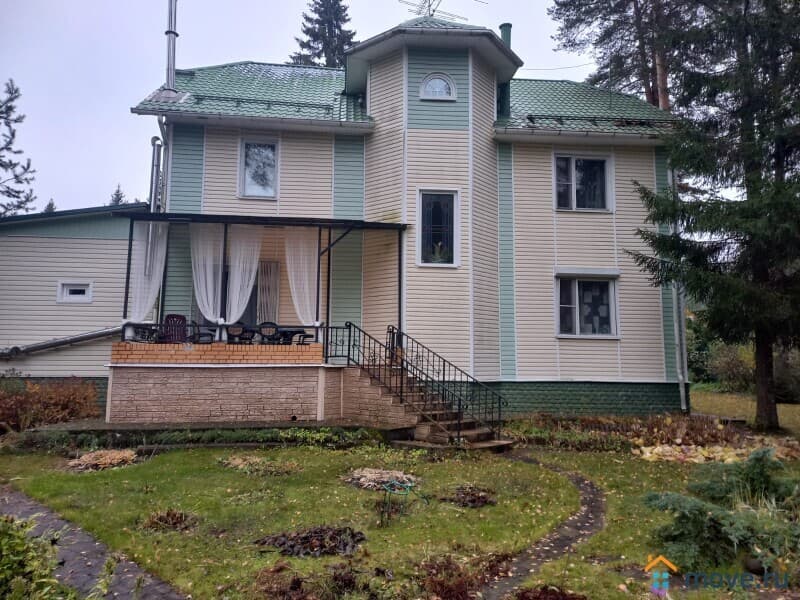 дом, 303 м&sup2;