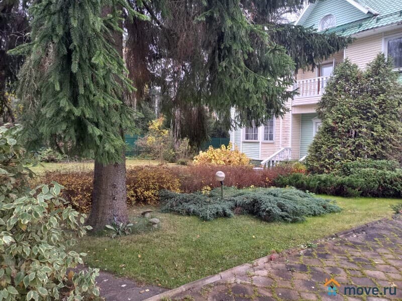 дом, 303 м&sup2;