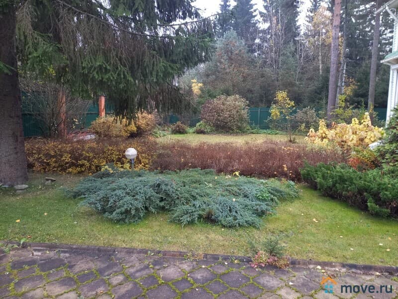 дом, 303 м&sup2;