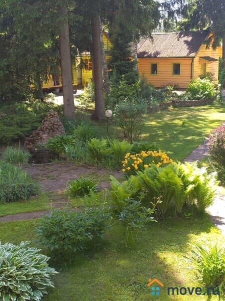 дом, 303 м&sup2;