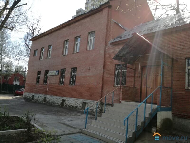 отдельное здание, 300 м&sup2;
