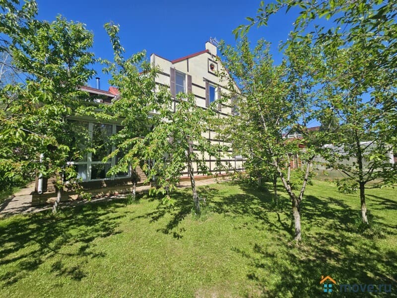 коттедж, 180 м²