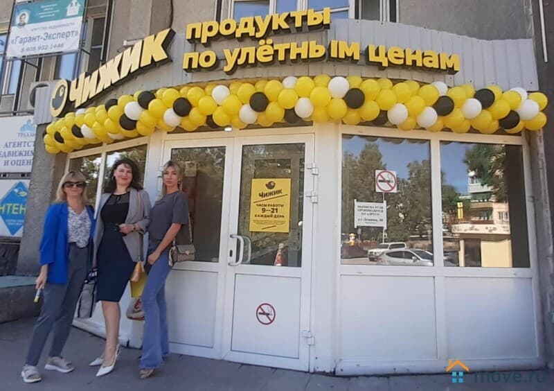 нежилое здание, 2220 м²