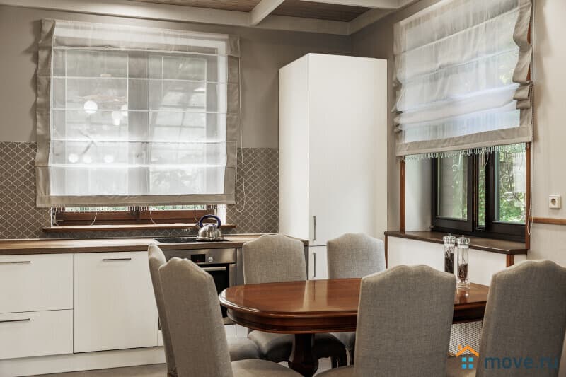 коттедж, 270 м&sup2;