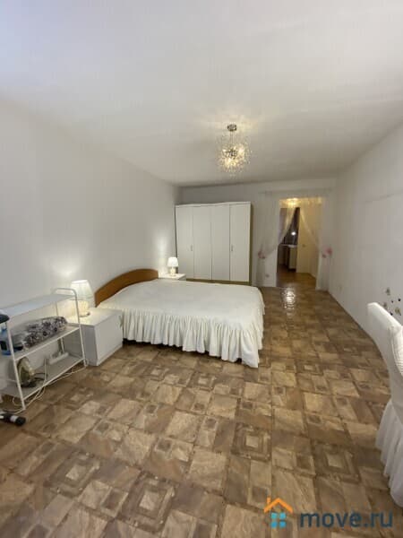 1-комн. квартира, 488 м²