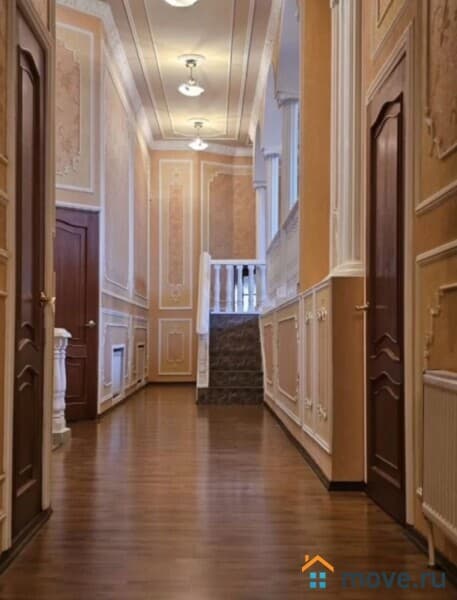 коттедж, 1000 м²