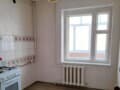 Продажа двухкомнатной квартиры, 48 м², этаж 2 из 10. Фото 3