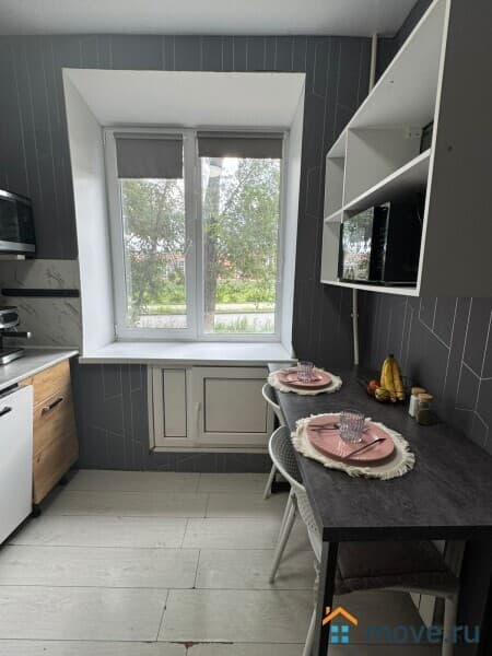 1-комн. квартира, 328 м²