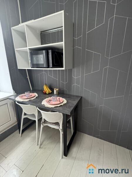 1-комн. квартира, 328 м²