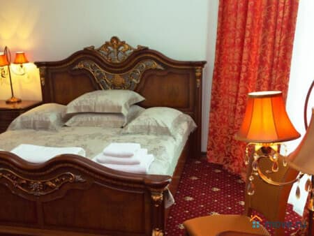 Продаю гостиницу, 2200 м&sup2;, Пятигорск, улица Мира, д 220