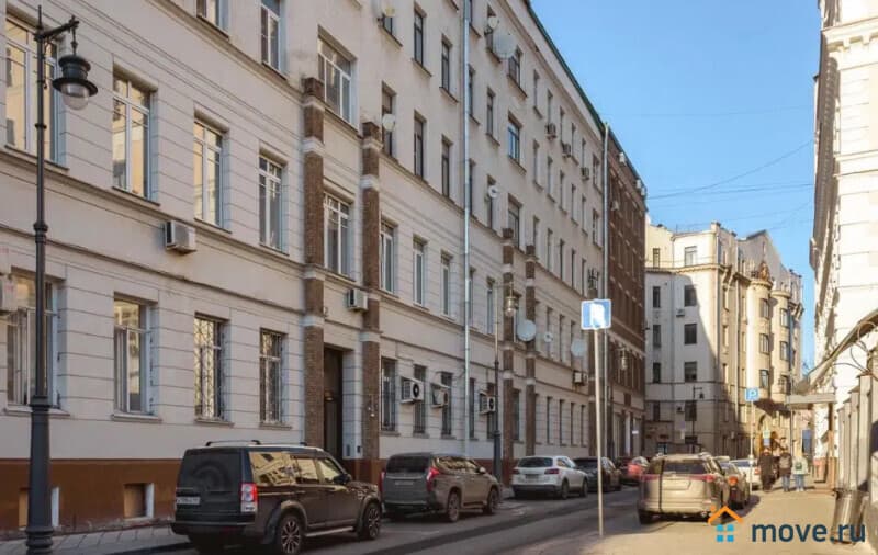 3-комн. квартира, 158 м²