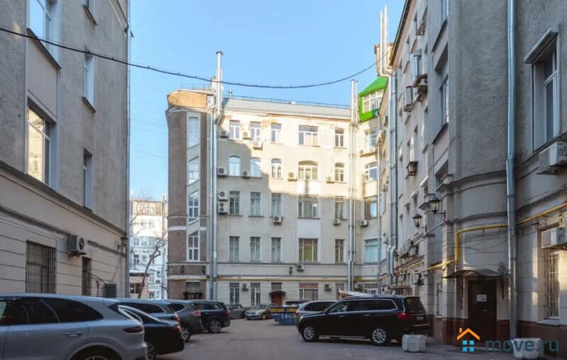 3-комн. квартира, 158 м²