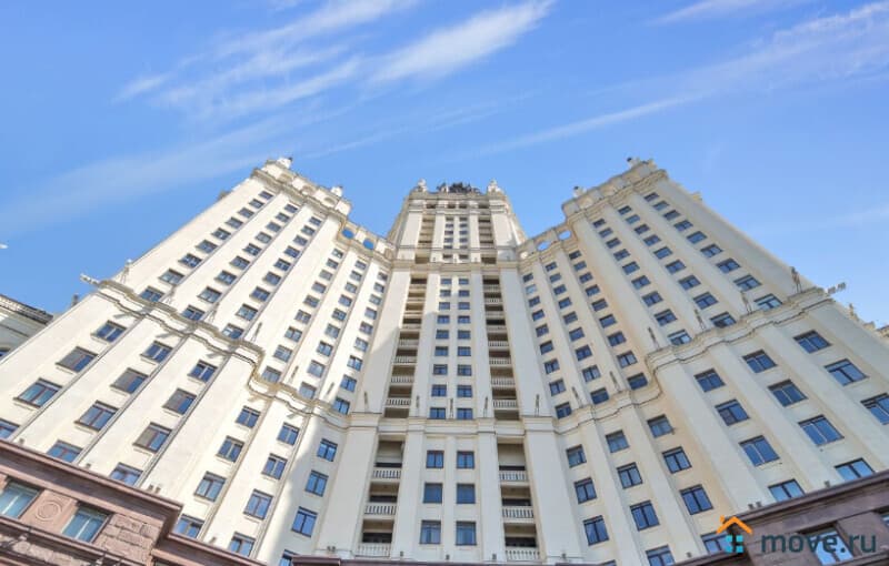 3-комн. квартира, 145 м²