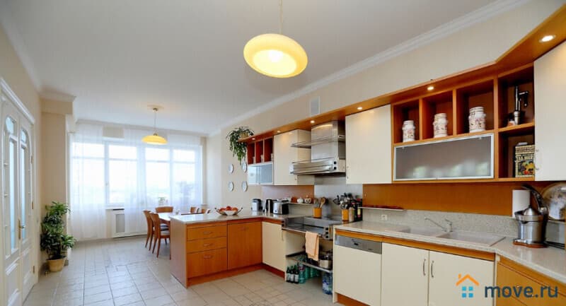 4-комн. квартира, 250 м²