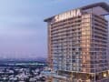 Купить трехкомнатную квартиру, 100 м², этаж 10 из 27. Фото 1