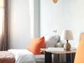 Сдается посуточно двухкомнатная квартира, 52 м², этаж 1 из 5. Фото 2
