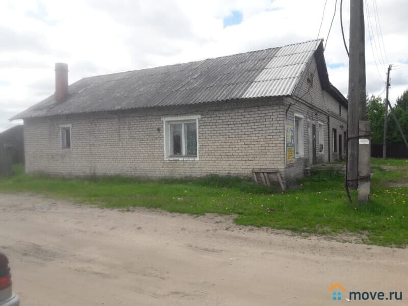 нежилое здание, 242 м²