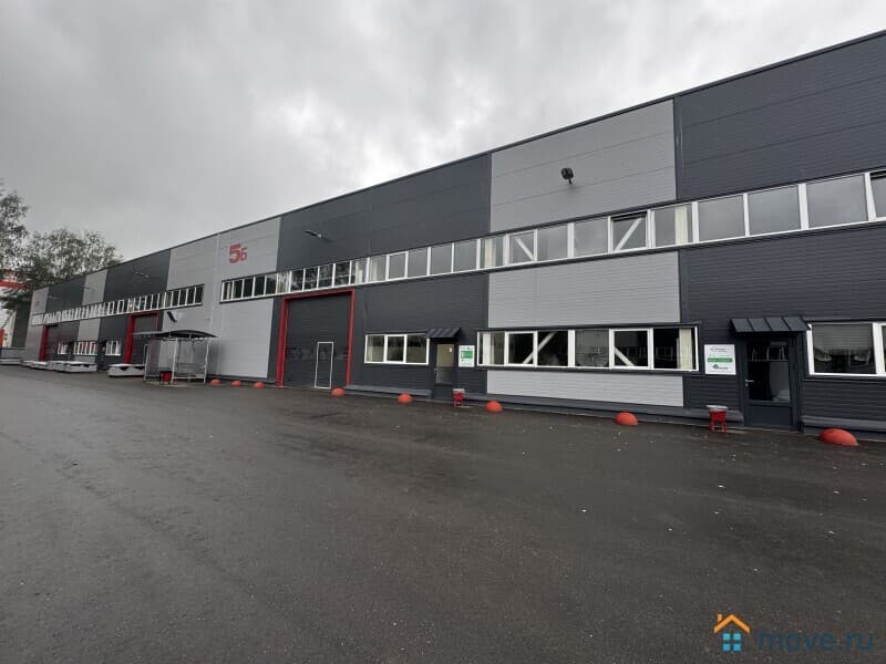 нежилое здание, 1555 м&sup2;