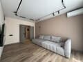 Объявление о сдаче двухкомнатной квартиры на сутки, 70 м², этаж 4 из 13. Фото 1