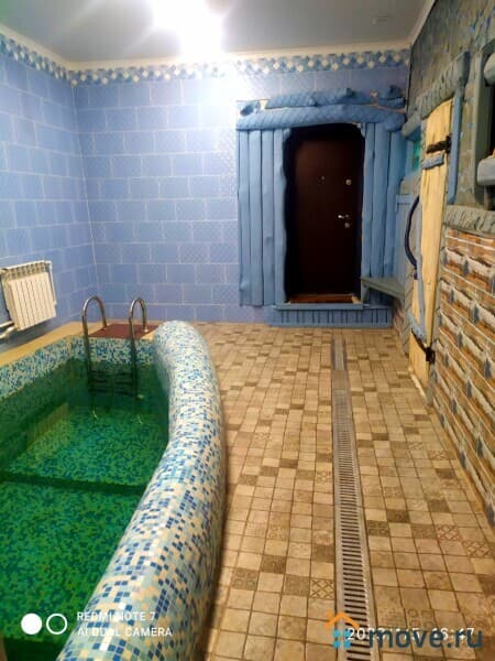 коттедж, 250 м&sup2;