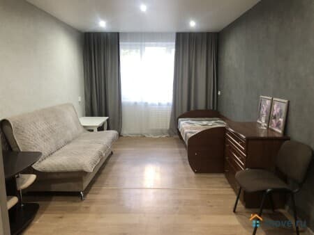 Сдается посуточно 3-комнатная квартира, 60 м², Орск, улица Васнецова, 16а
